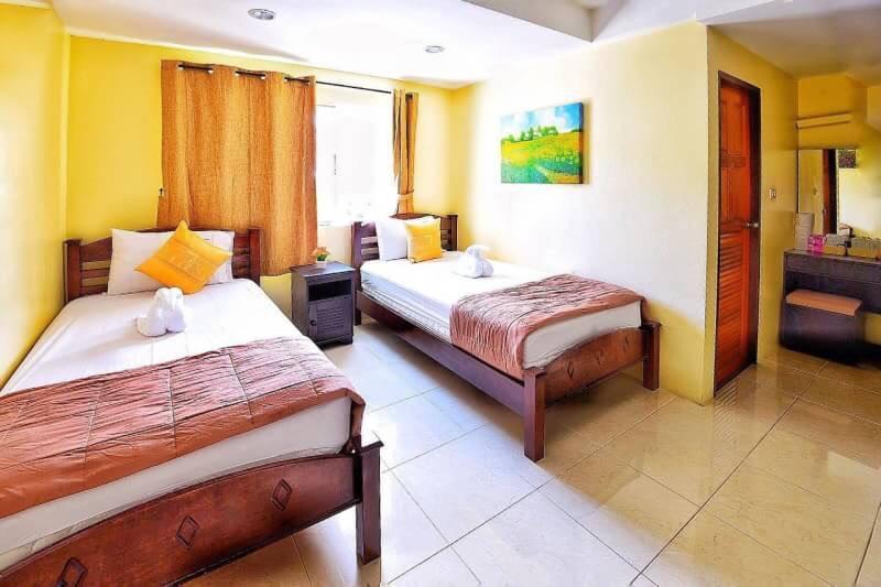 Square One Hotel Patong Exterior foto