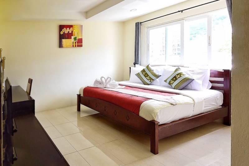 Square One Hotel Patong Exterior foto