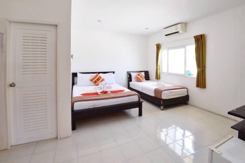 Square One Hotel Patong Exterior foto